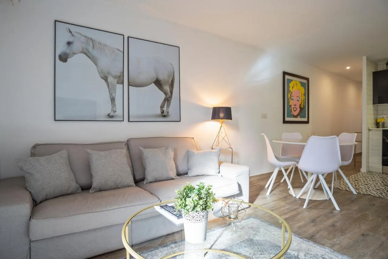 The White Flats Les Corts Appartement Barcelona 0*,  Spanje